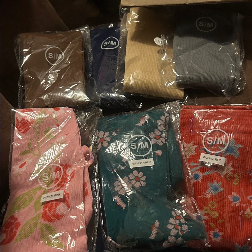 NWT! 7-pairs of Ladies Compression Socks